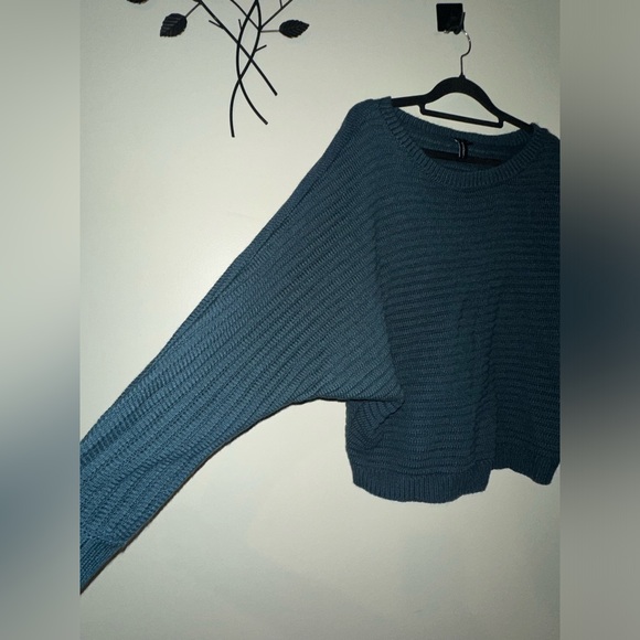 Anthropologie Moon and Madison Crew Neck Chunky Knit Loose Sleeve Size Small - Picture 2 of 8